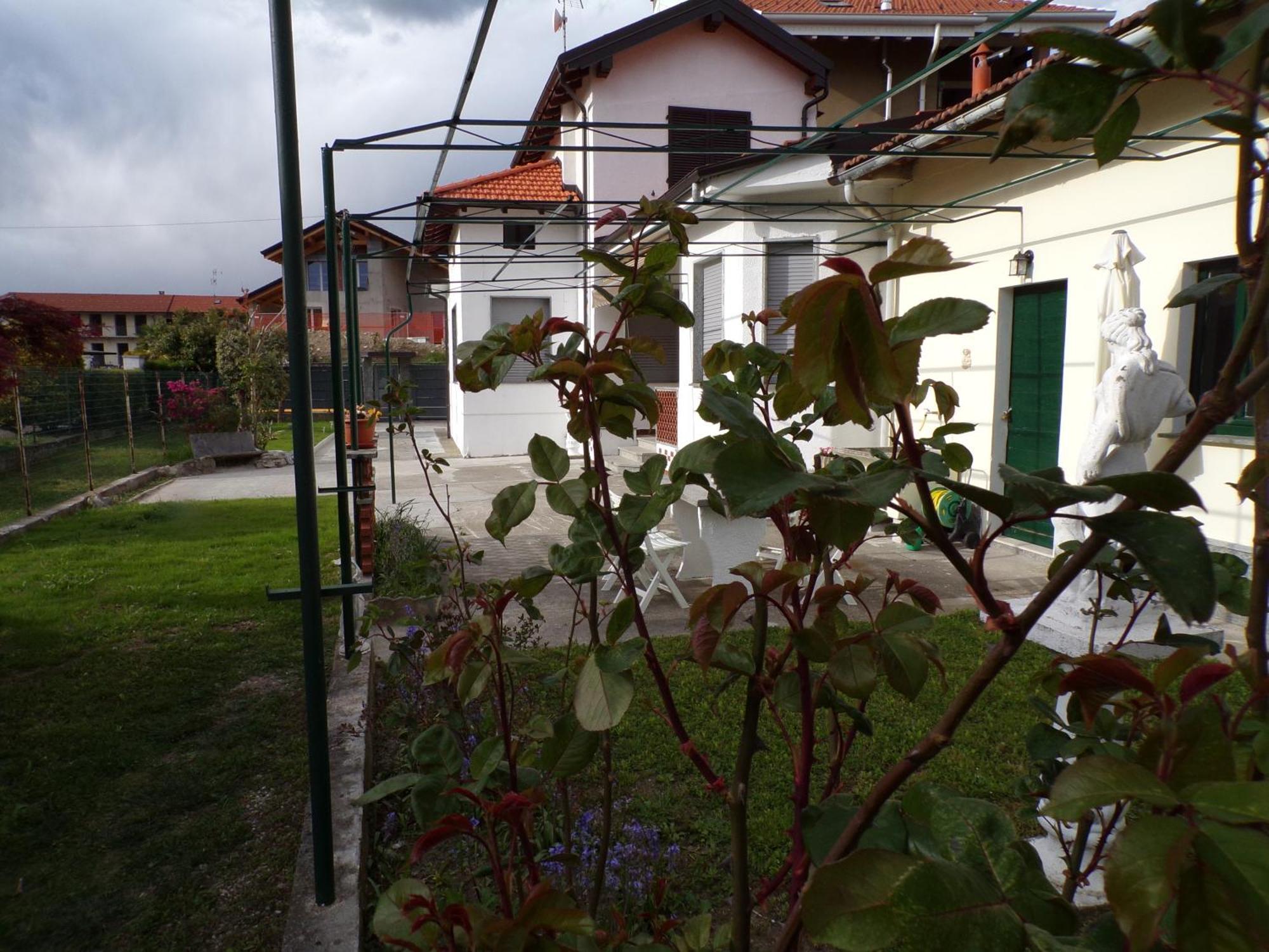 Casa Vacanze Terra Di Mezzo Invorio Inferiore Exterior foto