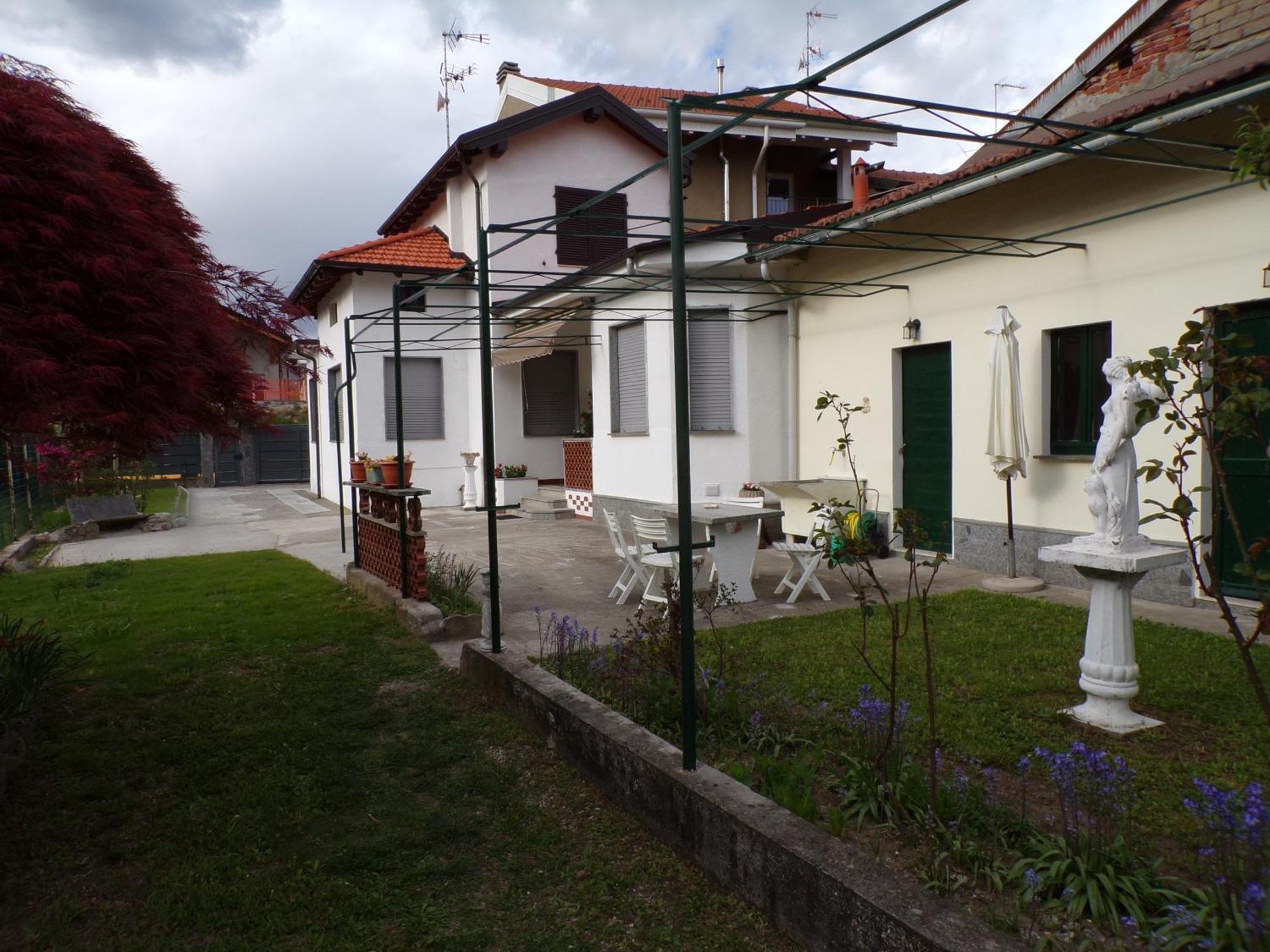 Casa Vacanze Terra Di Mezzo Invorio Inferiore Exterior foto