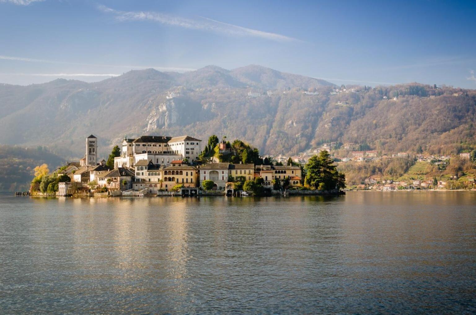 Casa Vacanze Terra Di Mezzo Invorio Inferiore Exterior foto